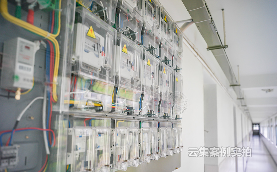 �W(xu��)У�h(yu��n)�̳���ϵ�y(t��ng)