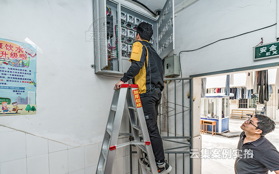 �W(xu��)У����ϵ�y(t��ng)