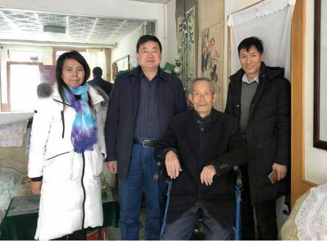 民盟慶陽市委春節前走訪慰問離退休盟員和在職有重大疾病盟員283.jpg