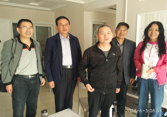 民盟秦州區(qū)總支捐款齊心救助患病28887.jpg