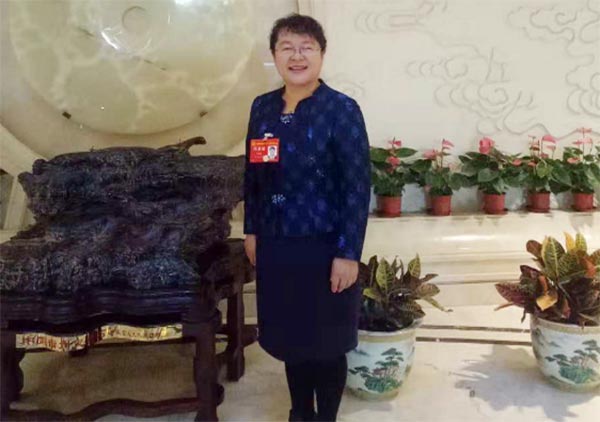 盟員李淑梅赴京參加中國婦女第十二次全國代表大會569xg.jpg 盟員李淑梅赴京參加中國婦女第十二次全國代表大會569xg.jpg