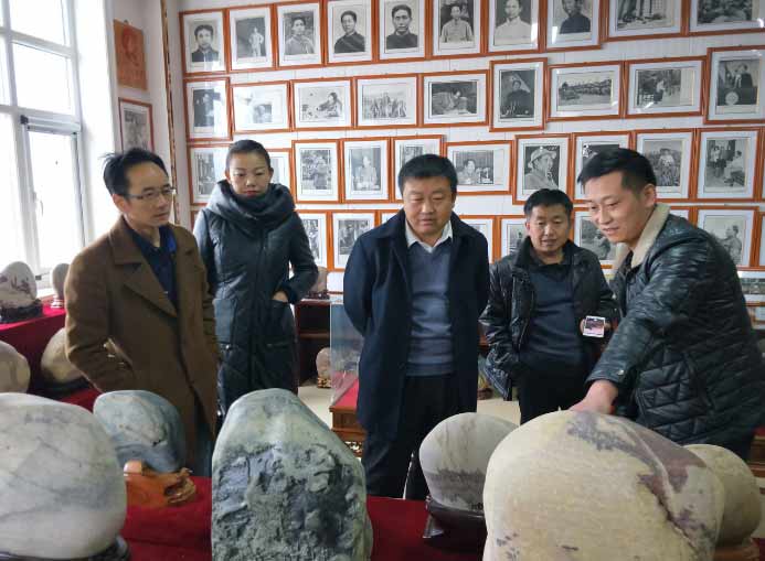 民盟臨洮縣機關支部組織盟員參觀甘肅洮河石文化博物館196.jpg 民盟臨洮縣機關支部組織盟員參觀甘肅洮河石文化博物館196.jpg