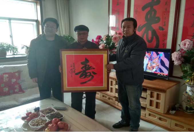 民盟莊浪縣委員會春節前夕走訪慰問老盟員77.jpg