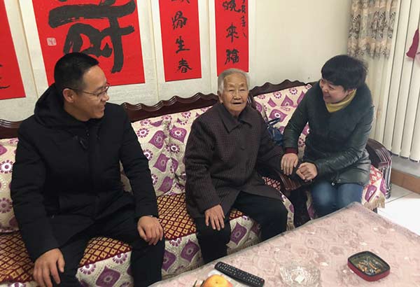 盟市委到皋蘭慰問xg.jpg 盟市委到皋蘭慰問xg.jpg