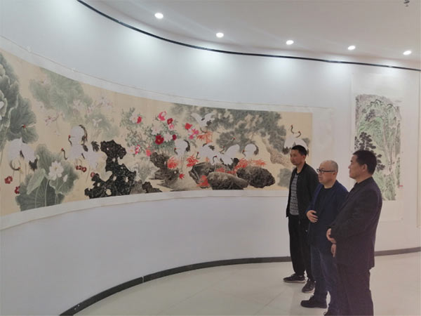 臨夏盟員藍(lán)獻(xiàn)誠(chéng)中國(guó)畫作品展在和政開展290.jpg