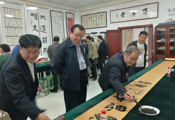 臨夏盟員獲民盟甘肅書畫院榮譽稱號295xg.jpg