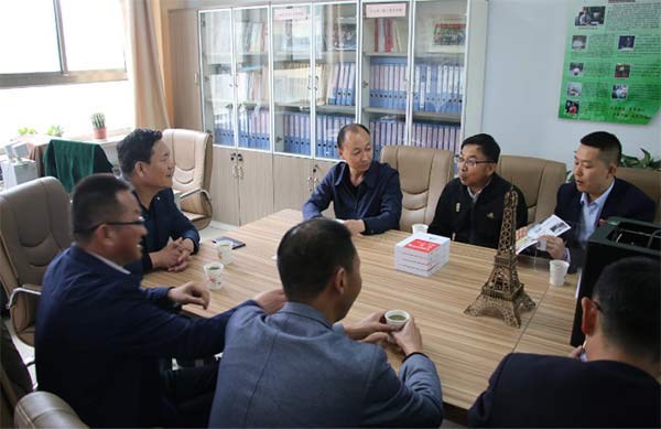 （第37期）---明日之星“希望工程?-創客空間”公益捐贈活動分別在武師附小、武威鐵中舉行(1)397xg.jpg
