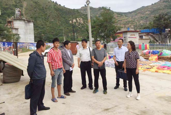 天水民盟31-民盟天水市委員會對扶貧微工廠開展調研26xg.jpg