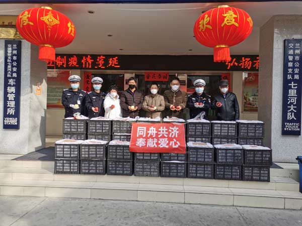 民盟七里河區基層委赴七里河交警大隊慰問xg.jpg