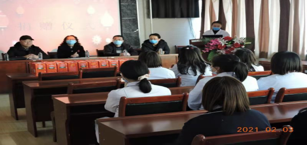 民盟甘肅省直委員會(huì)醫(yī)藥支部開(kāi)展慰問(wèn)活動(dòng)327.png